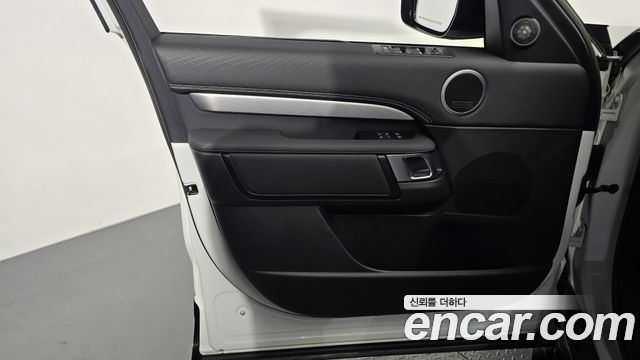Land Rover Discovery 5 P360 R-Dynamic SE 2023 — фото 24