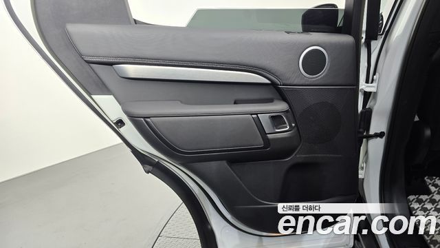 Land Rover Discovery 5 P360 R-Dynamic SE 2023 — фото 25