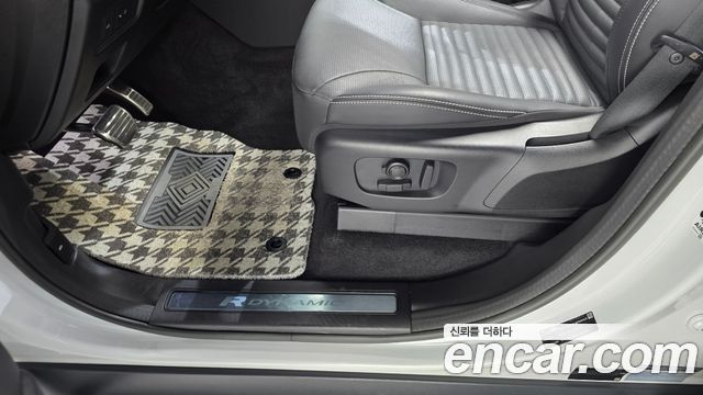 Land Rover Discovery 5 P360 R-Dynamic SE 2023 — фото 32