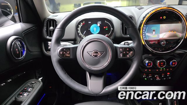 MINI Cooper Countryman Classic Plus Launch Pack 2nd Gen 2023 — фото 13