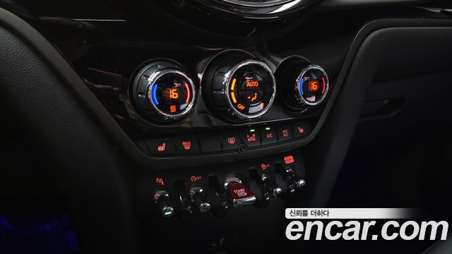 MINI Cooper Countryman Classic Plus Launch Pack 2nd Gen 2023 — фото 18