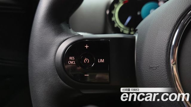 MINI Cooper Countryman Classic Plus Launch Pack 2nd Gen 2023 — фото 28