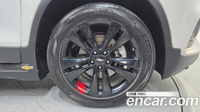 Chevrolet Trax 1.4 Red Line Premier 2019 — фото 27