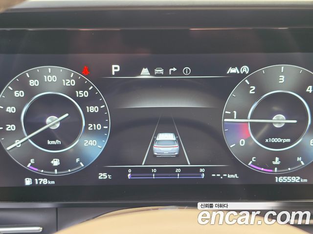 Kia Carnival (IV) Diesel 9-Seater Hi-Limousine Signature 2023 — фото 8