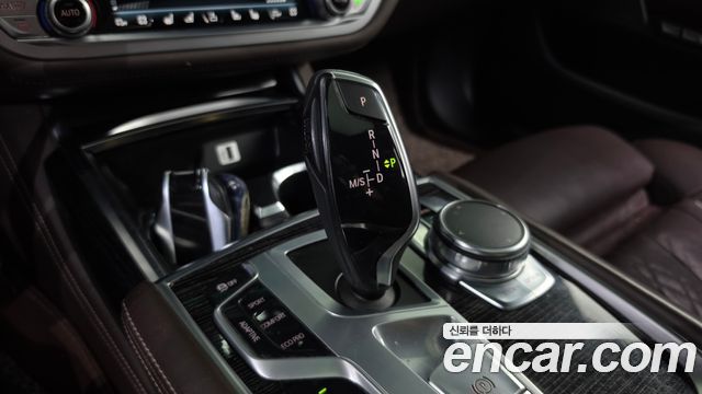 BMW 7 Series (G11) 740d xDrive M Sport 2016 — фото 9
