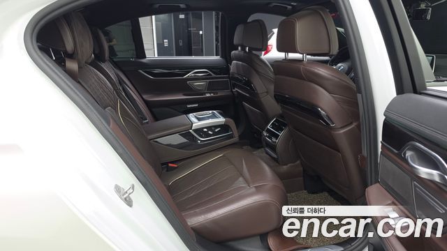 BMW 7 Series (G11) 740d xDrive M Sport 2016 — фото 12