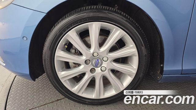 Volvo V40 D2 2nd 2015 — фото 5