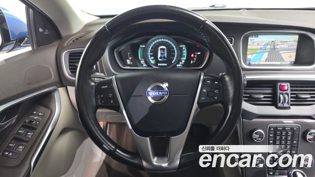 Volvo V40 D2 2nd 2015 — фото 13