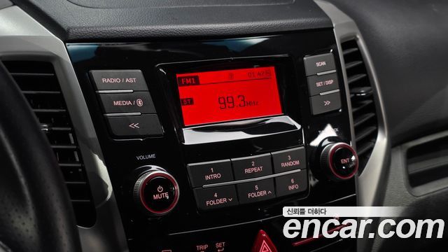 KG Mobility (SsangYong) Tivoli Diesel VX 2WD 2016 — фото 13