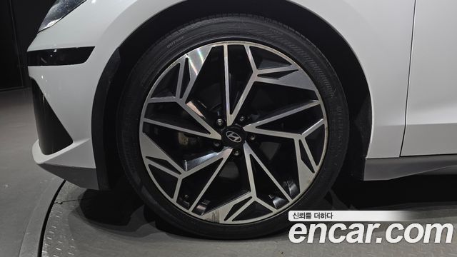 Hyundai Ioniq 6 Long Range Exclusive + 2023 — фото 5