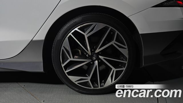 Hyundai Ioniq 6 Long Range Exclusive + 2023 — фото 21
