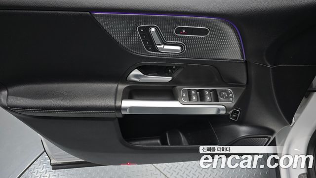 Mercedes-Benz GLB-Class (X247) GLB220 2021 — фото 24