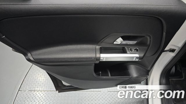Mercedes-Benz GLB-Class (X247) GLB220 2021 — фото 25