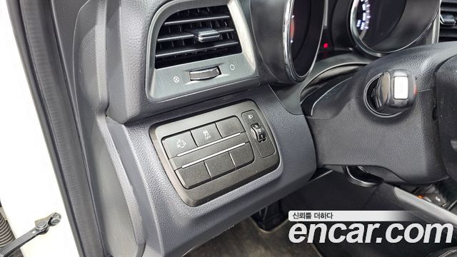 KG Mobility (SsangYong) Tivoli Armor Diesel Gear Edition 2WD 2018 — фото 16