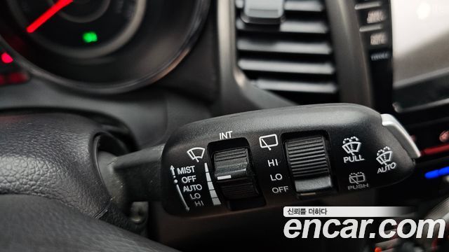 KG Mobility (SsangYong) Tivoli Armor Diesel Gear Edition 2WD 2018 — фото 17