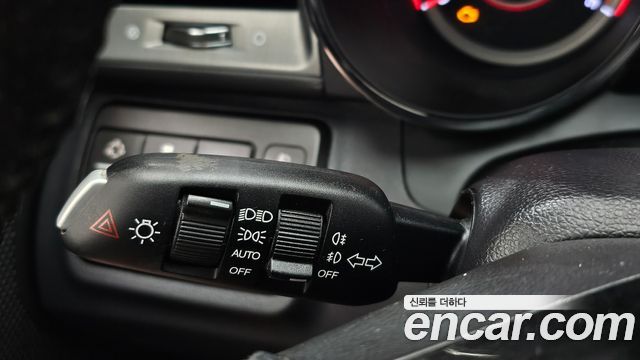 KG Mobility (SsangYong) Tivoli Armor Diesel Gear Edition 2WD 2018 — фото 18