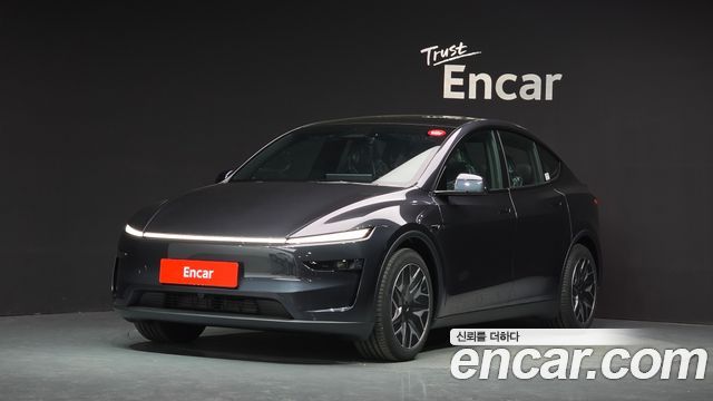 Tesla Model Y L Long Range AWD