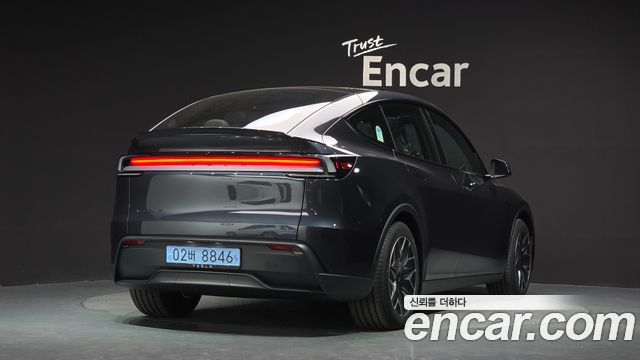Tesla Model Y L Long Range AWD 2026 — фото 2