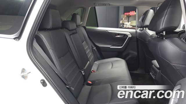 Toyota RAV4 (V) 2,5 4WD Hybrid LTD 2024 — фото 12