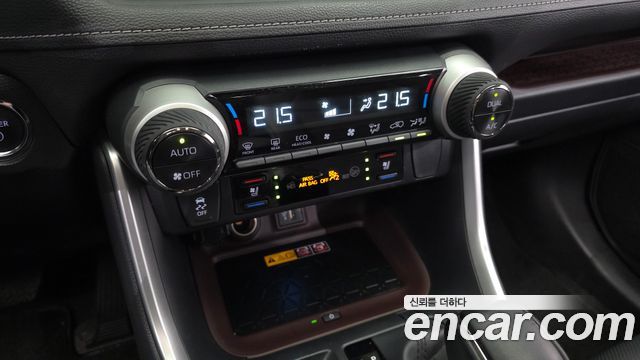 Toyota RAV4 (V) 2,5 4WD Hybrid LTD 2024 — фото 19