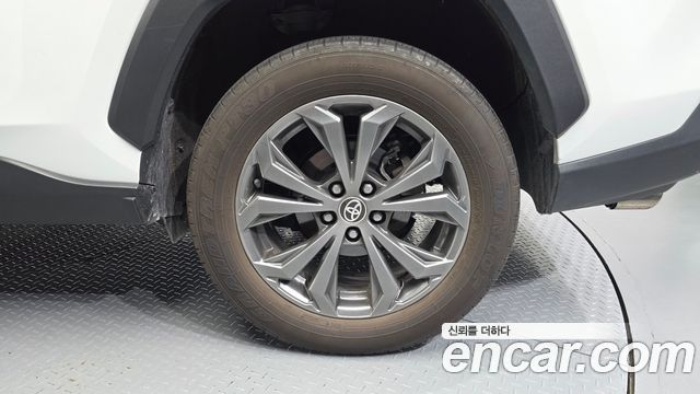 Toyota RAV4 (V) 2,5 4WD Hybrid LTD 2024 — фото 21