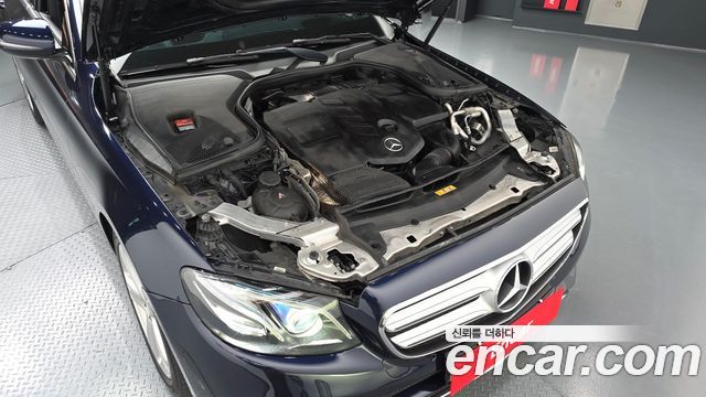 Mercedes-Benz E-Class (W213) E220d Avantgarde 2017 — фото 6