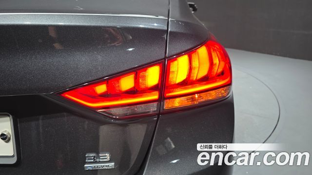 Genesis G80 3.3 GDI AWD Premium Luxury 2017 — фото 23
