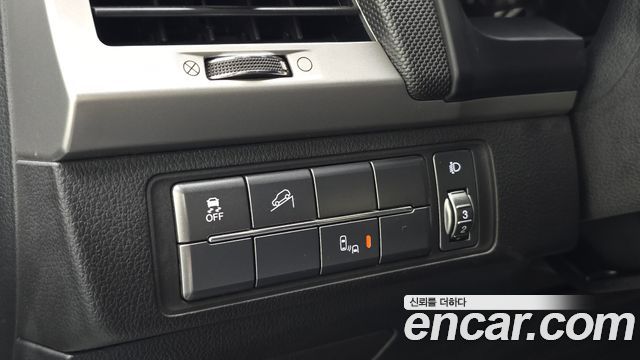 KG Mobility (SsangYong) Rexton Sports Diesel 2.2 2WD Prestige 2018 — фото 28