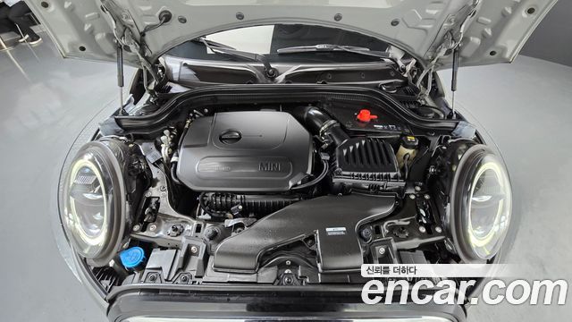 MINI Cooper 5Door Classic Launch Pack Third Generation 2023 — фото 6