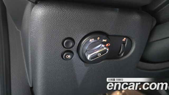 MINI Cooper 5Door Classic Launch Pack Third Generation 2023 — фото 18