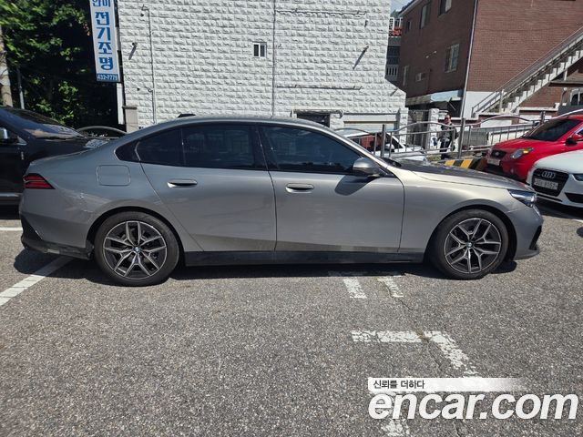 BMW 5 Series (G60) 520i M Sport 2026 — фото 3