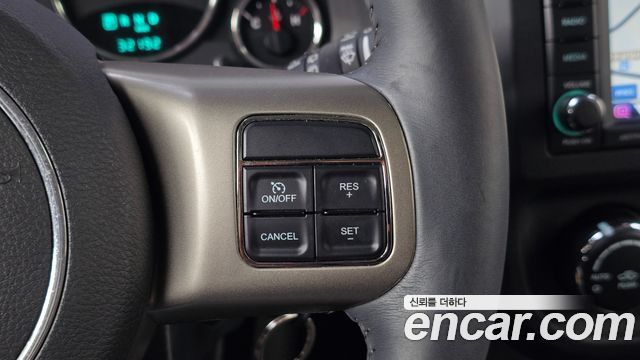 Jeep Compass 2.4 Limited 1st 2013 — фото 21