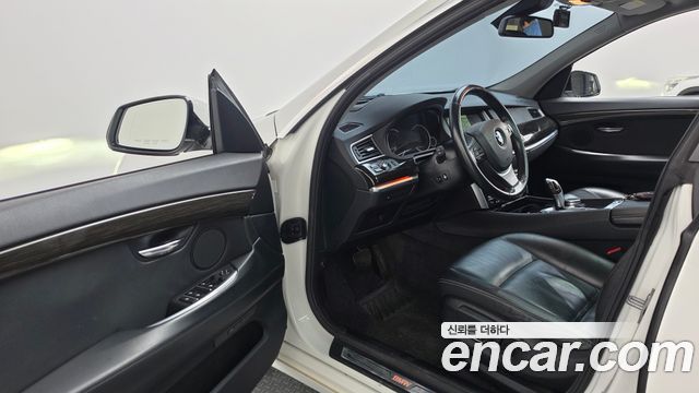 BMW 5 Series GT (F07) GT 30d xDrive 2015 — фото 10