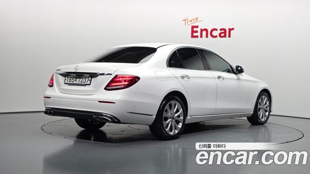 Mercedes-Benz E-Class (W213) E220d Exclusive 2019 — фото 2