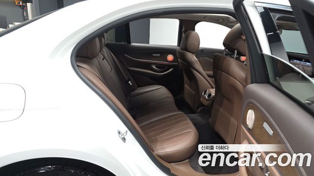 Mercedes-Benz E-Class (W213) E220d Exclusive 2019 — фото 12