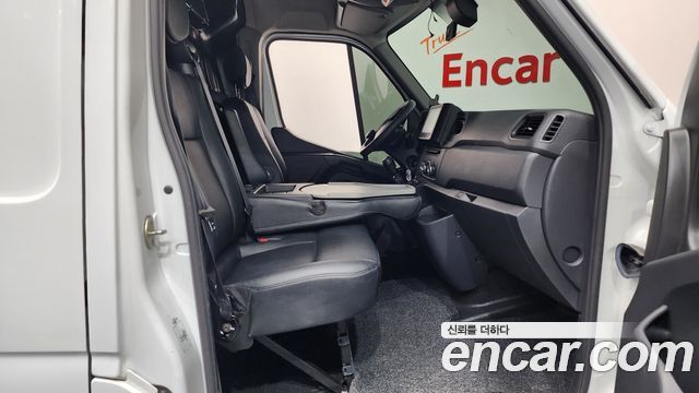 Renault Korea Master 2.3 Van S 2022 — фото 11