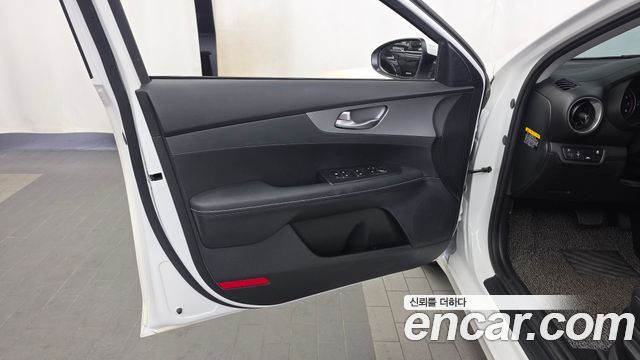 Kia K3 Trendy 2020 — фото 24