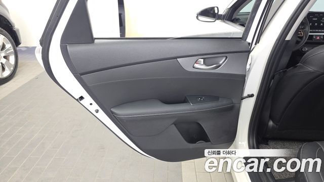 Kia K3 Trendy 2020 — фото 25