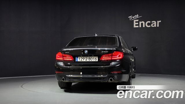 BMW 5 Series (G30) 530i xDrive Luxury Plus 2019 — фото 4