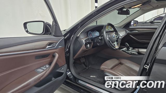 BMW 5 Series (G30) 530i xDrive Luxury Plus 2019 — фото 10