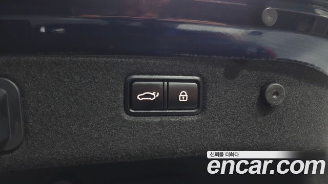 Genesis G70 3.3T Sport AWD Prestige 2020 — фото 24