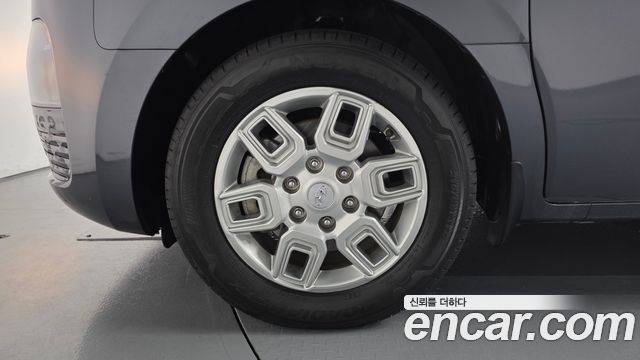 Hyundai Staria L3.5 Cargo 3-Seater Modern 2023 — фото 5