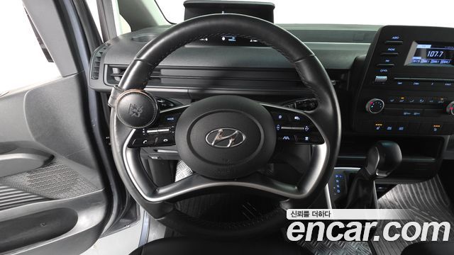 Hyundai Staria L3.5 Cargo 3-Seater Modern 2023 — фото 13
