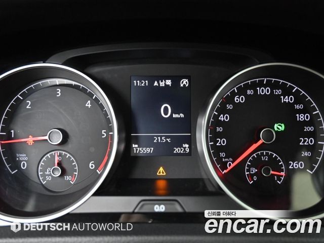 Volkswagen Golf (VII) 2.0 TDI 40th Edition 2015 — фото 16