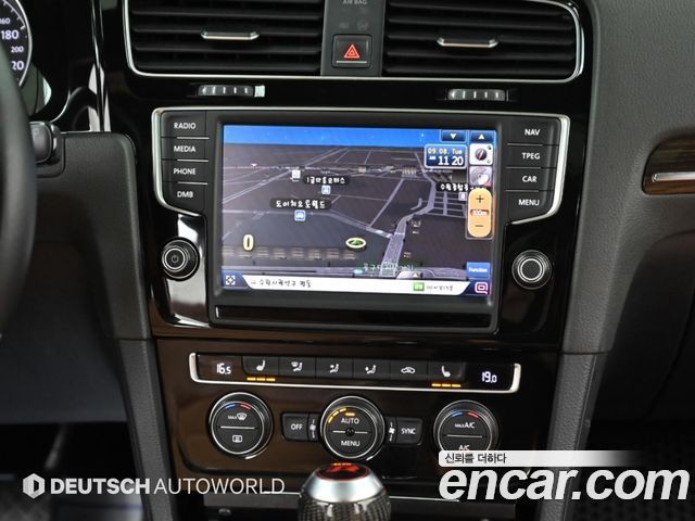 Volkswagen Golf (VII) 2.0 TDI 40th Edition 2015 — фото 17