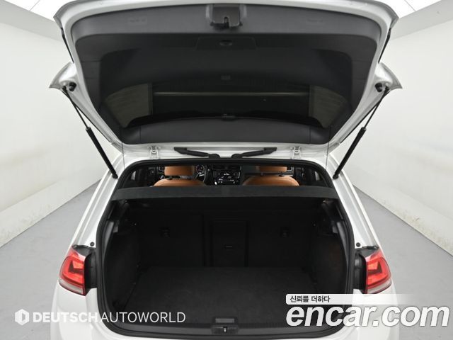 Volkswagen Golf (VII) 2.0 TDI 40th Edition 2015 — фото 23
