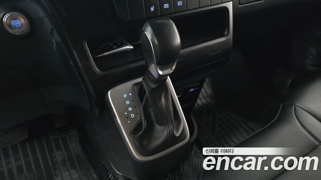 Hyundai Staria Cargo 3-Seater Modern 2022 — фото 9