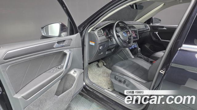Volkswagen Tiguan (II) 2.0 TDI Premium 2020 — фото 10
