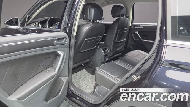 Volkswagen Tiguan (II) 2.0 TDI Premium 2020 — фото 12