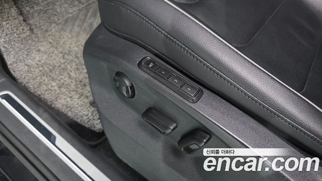 Volkswagen Tiguan (II) 2.0 TDI Premium 2020 — фото 18